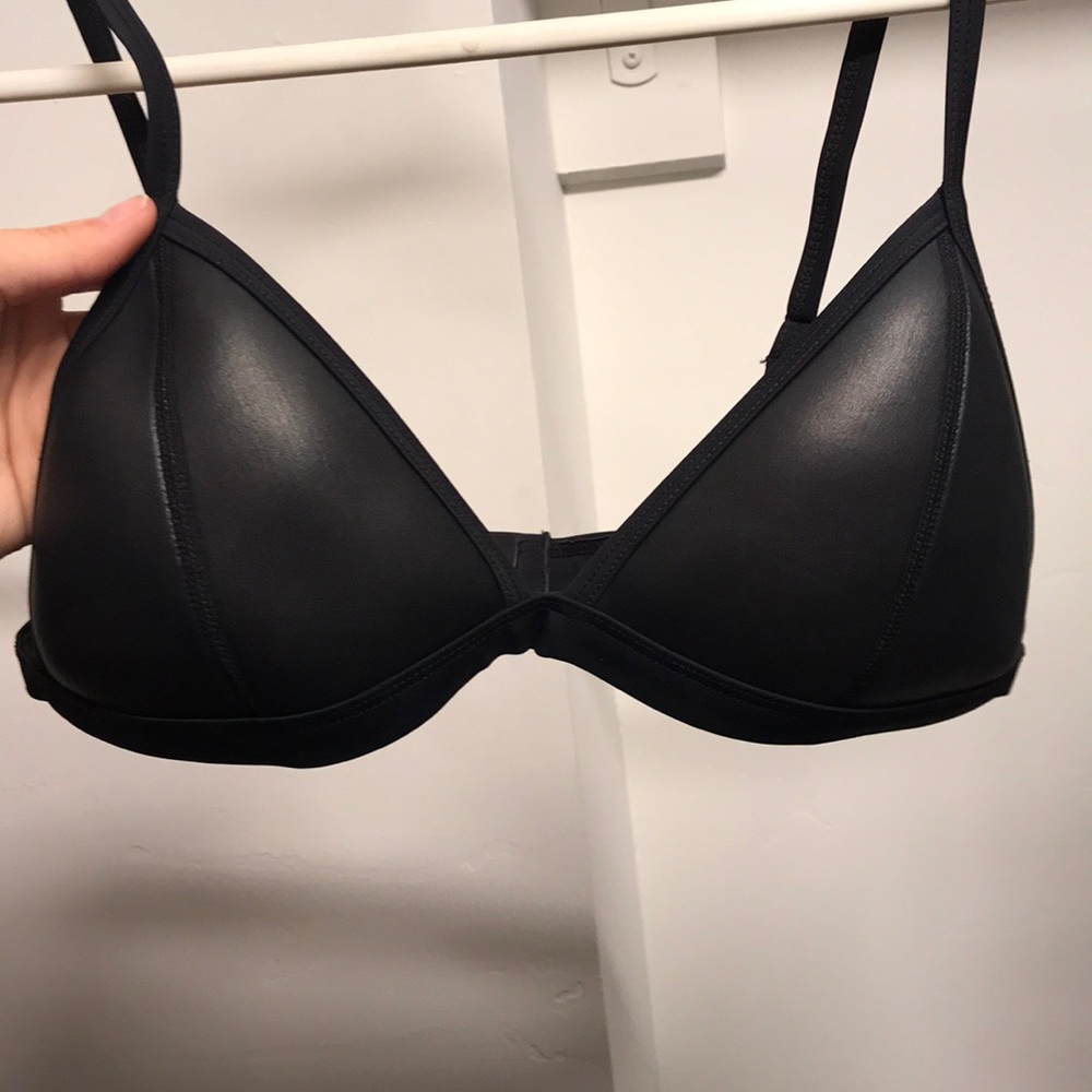 Triangl bikini black top